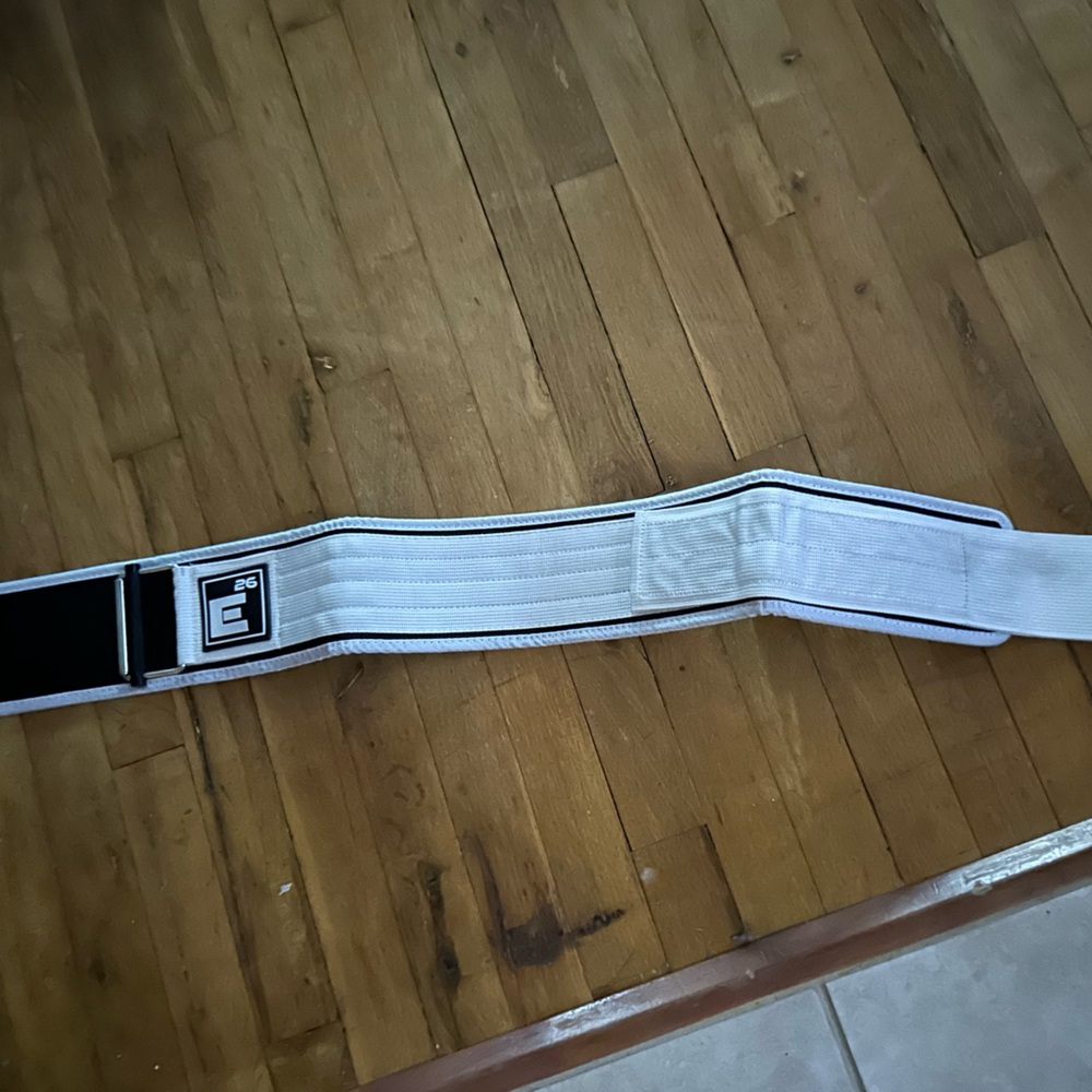 E26 Velcro Weightlifting Belt